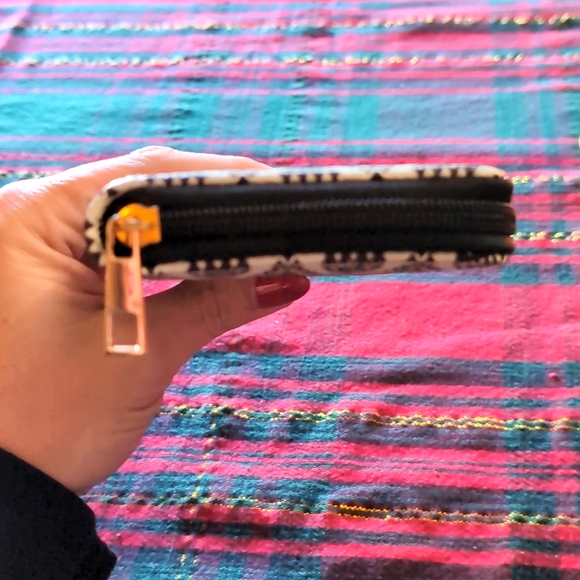 Vegan leather zip around wallet - Picture 6 of 11